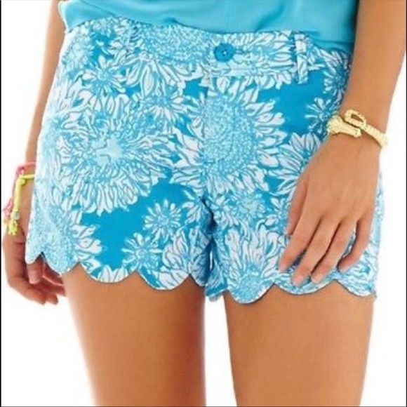 Lilly Pulitzer Pants - Lilly Pulitzer Buttercup Scallop Shorts excellent used condition